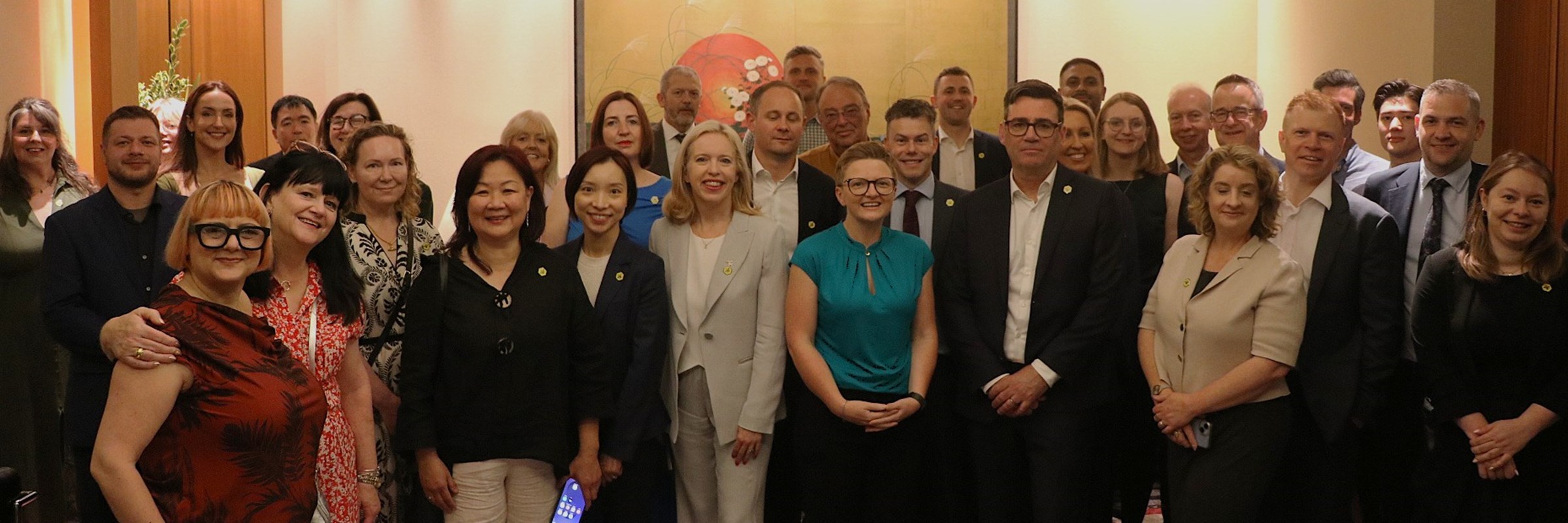 Andy Burnham and Bev Craig with the full delegation of the Japan trade mission